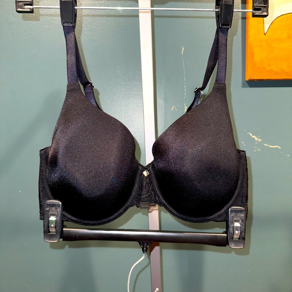 Brand New w/tags Barely Breezies T shirt Bra - Black - Size 34D